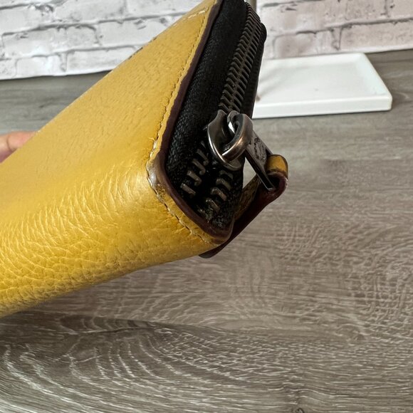 COACH x PEANUTS Special Collection Long Zip Leather Wallet Snoopy Yellow - Picture 4 of 8